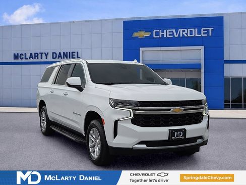 Used 2021 Chevrolet Suburban LS RWD image 1