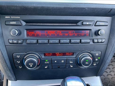 Used 2012 BMW 328i Convertible image 26