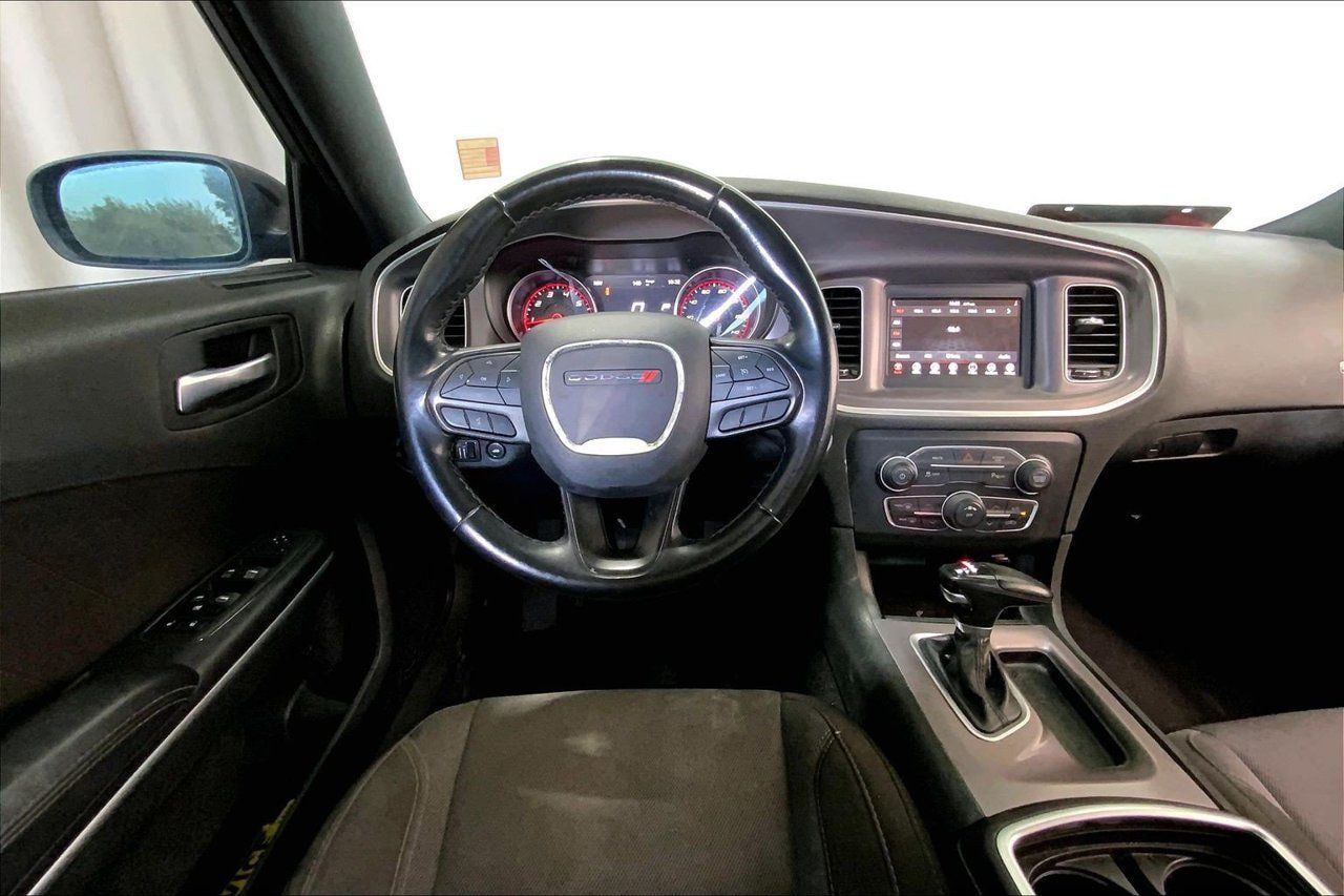 Used 2022 Dodge Charger SXT RWD image 12