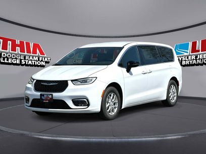 New 2026 Chrysler Pacifica Select