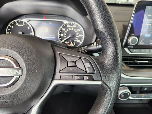 Used 2024 Nissan Altima 2.5 SV image 31