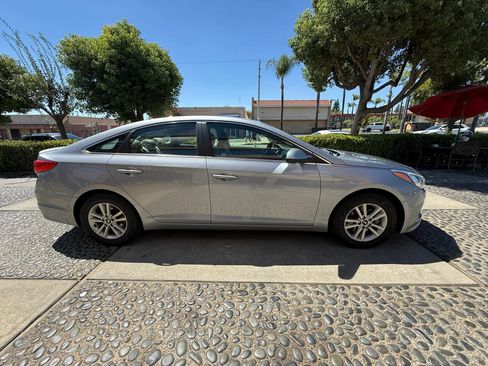 Used 2017 Hyundai Sonata SE FWD image 4