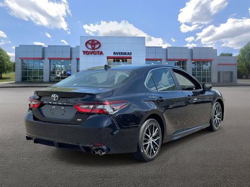 Certified 2024 Toyota Camry SE w/ Cold Weather Package FWD image 5