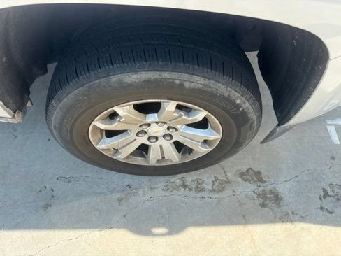 Used 2017 Chevrolet Colorado LT w/ LT Convenience Package RWD image 11