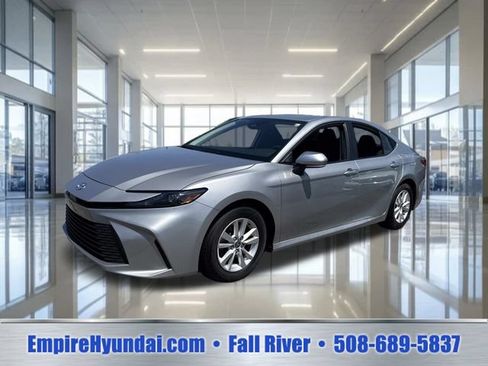 Used 2025 Toyota Camry LE FWD image 1