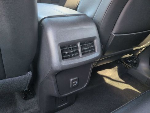 Certified 2024 GMC Terrain SLT AWD/4WD image 33