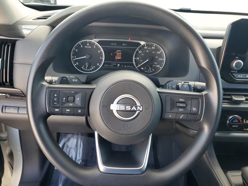 Used 2024 Nissan Pathfinder S image 19