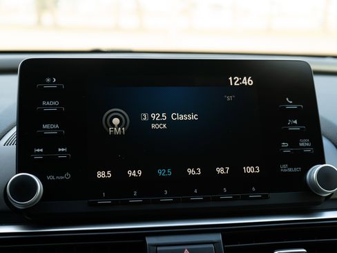 Used 2018 Honda Accord LX image 30