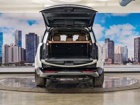 Used 2025 Land Rover Range Rover Long Wheelbase SE image 12