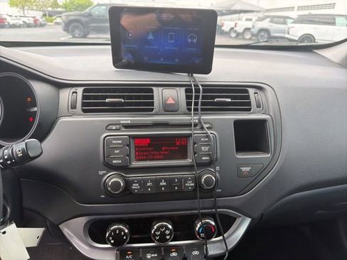 Used 2013 Kia Rio LX FWD image 11