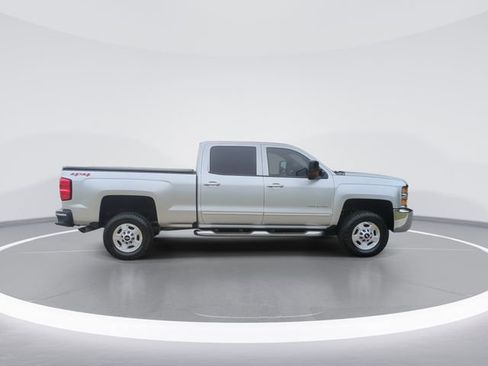 Used 2018 Chevrolet Silverado 2500 LT AWD/4WD image 9