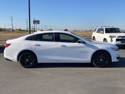 Used 2024 Chevrolet Malibu LT image 3