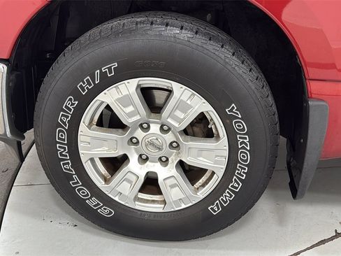 Used 2017 Nissan Titan SV image 24