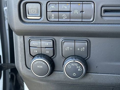 Certified 2023 Chevrolet Suburban Premier image 17