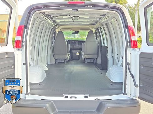 New 2026 GMC Savana 3500 Extended w/ Driver Convenience Package RWD image 5