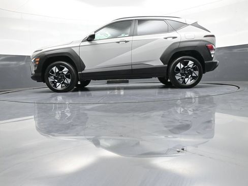 Certified 2025 Hyundai Kona SEL AWD/4WD image 32