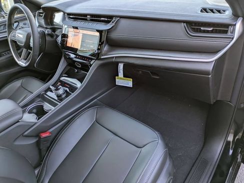 New 2026 Jeep Grand Cherokee Limited w/ Limited Altitude Package AWD/4WD image 35