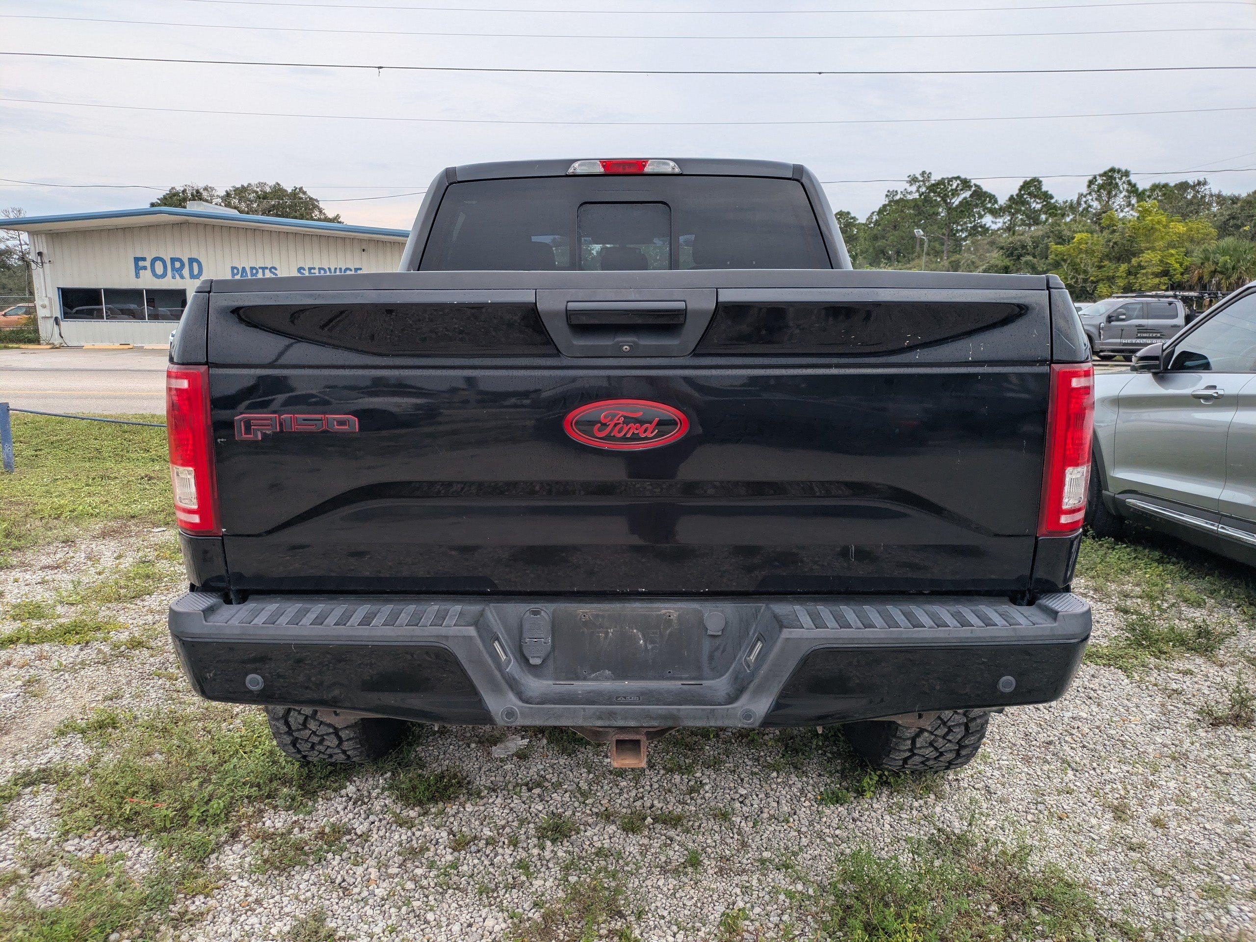 Used 2017 Ford F150 XLT w/ Equipment Group 302A Luxury AWD/4WD image 4