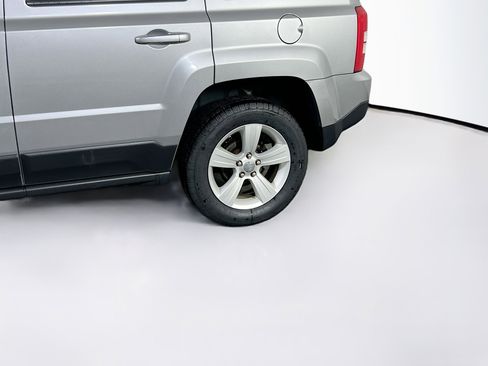 Used 2017 Jeep Patriot Latitude image 27