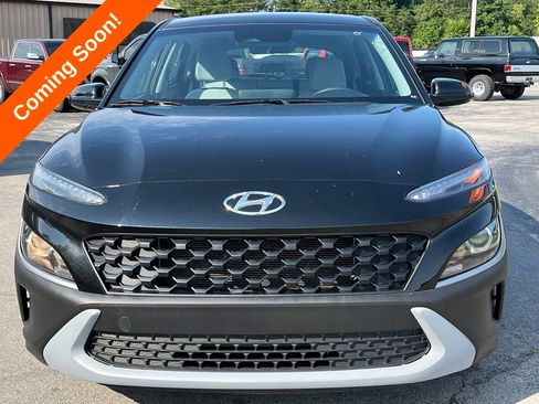 Used 2023 Hyundai Kona SE w/ Cargo Package FWD image 3