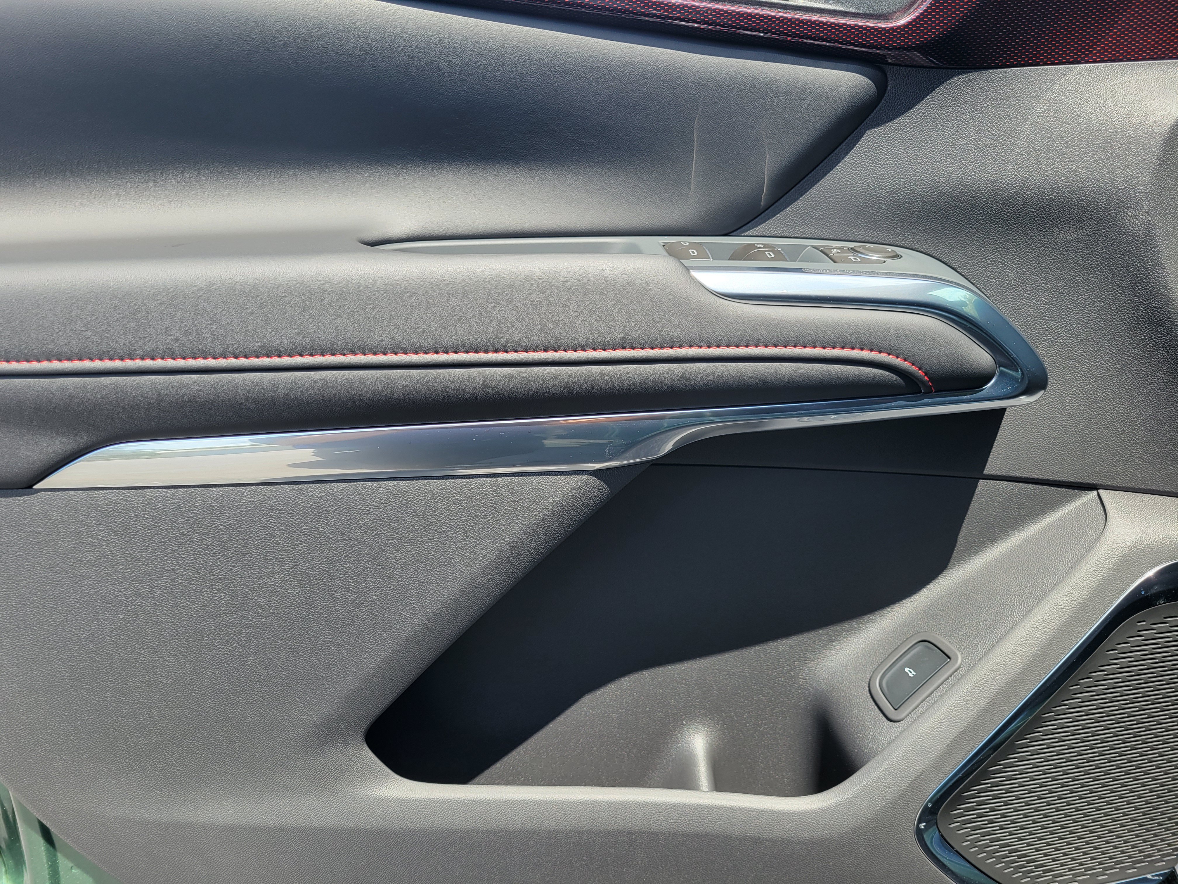 New 2027 Chevrolet Traverse RS FWD image 26