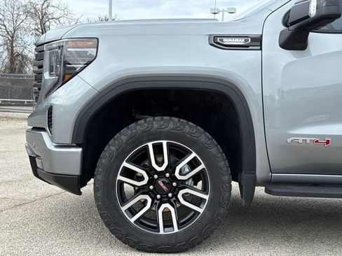 Used 2024 GMC Sierra 1500 AT4 w/ Technology Package image 5