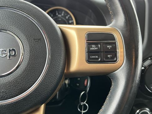 Used 2014 Jeep Wrangler Unlimited Sahara image 19