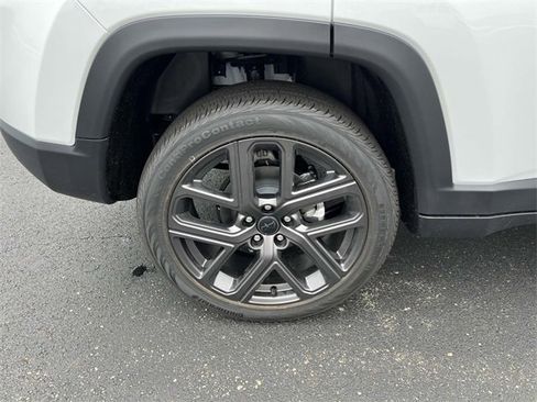 New 2025 Jeep Compass Limited w/ Sun & Sound Group image 11