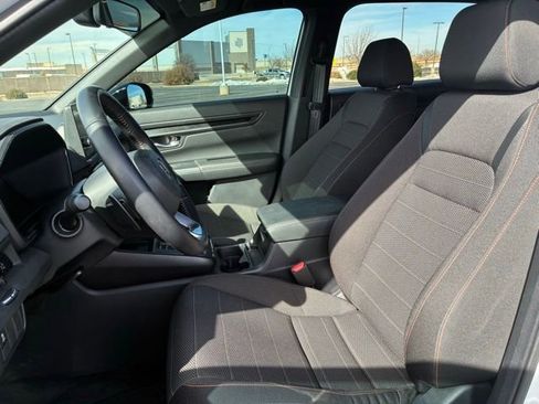 Used 2025 Honda CR-V Sport image 11