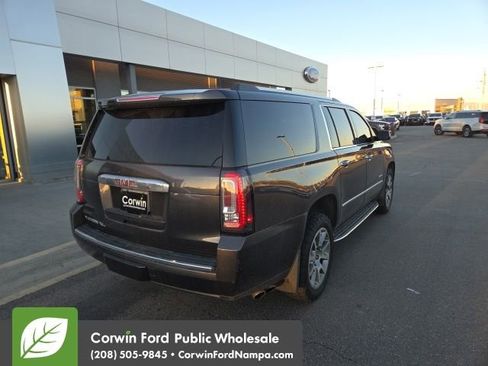 Used 2018 GMC Yukon XL Denali image 11