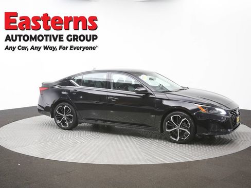 Used 2025 Nissan Altima 2.5 SR FWD image 43