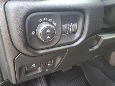 New 2026 RAM 1500 Laramie AWD/4WD image 22