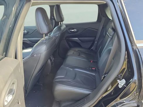 Used 2019 Jeep Cherokee Limited image 19