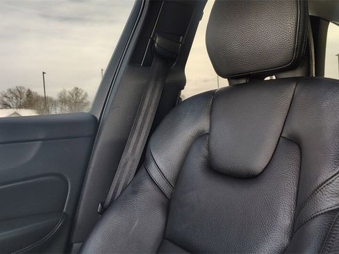 Certified 2023 Volvo XC60 B5 Plus w/ Climate Package image 23