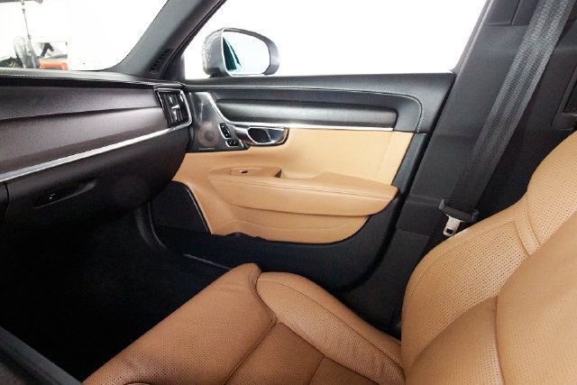 Used 2017 Volvo V90 T6 Cross Country AWD/4WD image 9