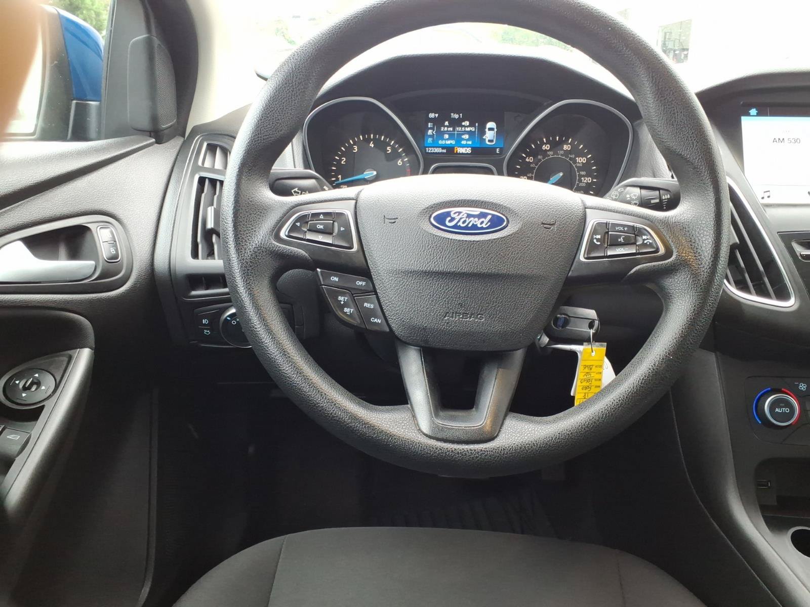 Used 2018 Ford Focus SEL FWD image 5