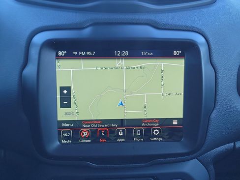 Used 2023 Jeep Renegade Trailhawk image 17