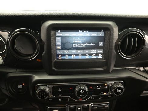 Used 2020 Jeep Wrangler Unlimited Sport AWD/4WD image 13