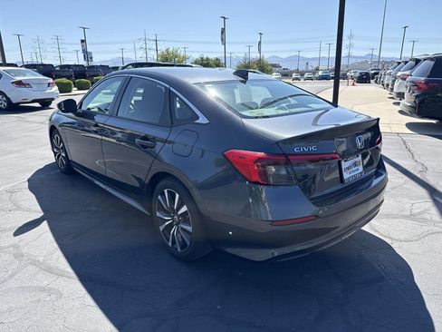 Certified 2024 Honda Civic EX image 9