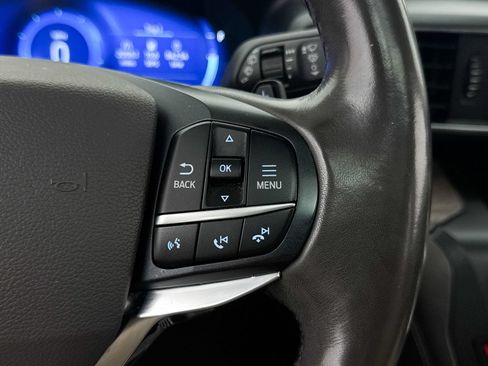 Used 2020 Ford Explorer Platinum w/ Premium Technology Package AWD/4WD image 34