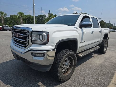Used 2018 GMC Sierra 1500 SLT w/ SLT Premium Package AWD/4WD image 3