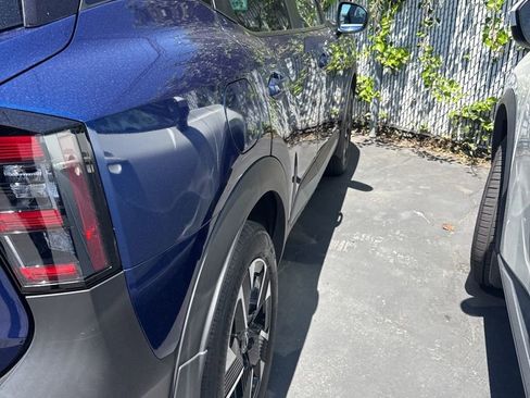 Certified 2025 Nissan Kicks SV AWD/4WD image 4