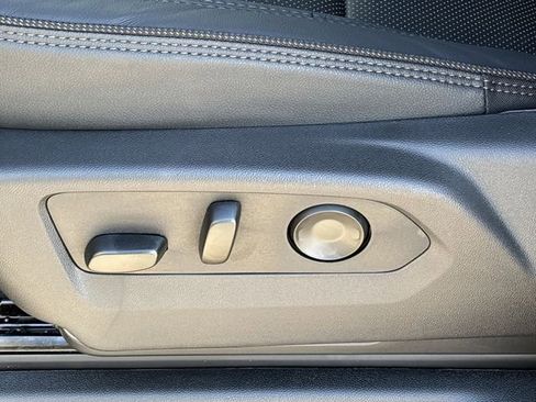 New 2026 Chevrolet Suburban High Country image 28