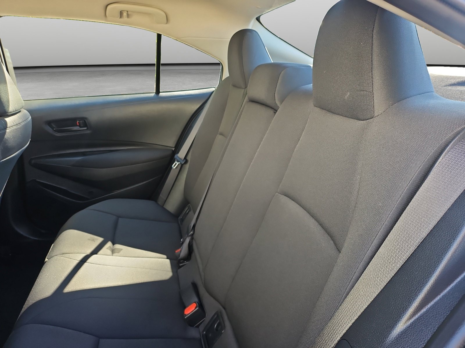 Used 2025 Toyota Corolla LE FWD image 42
