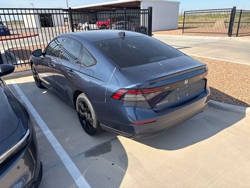 Certified 2025 Honda Accord SE image 4