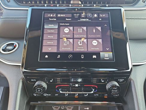 New 2025 Jeep Grand Cherokee Laredo w/ Luxury Tech Group I image 23