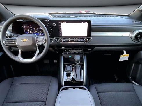 Used 2026 Chevrolet Colorado LT image 5