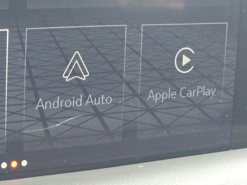 Used 2023 GMC Yukon SLE image 4