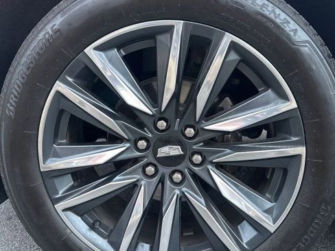 Used 2021 Cadillac Escalade ESV Sport Platinum image 4