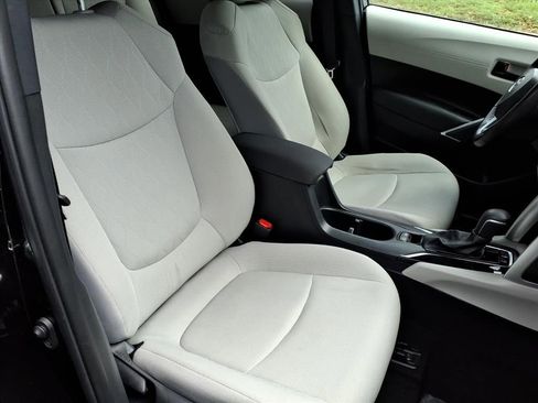 Used 2024 Toyota Corolla Cross LE FWD image 20